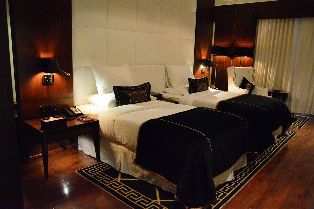 Della Resorts Lonavala Εξωτερικό φωτογραφία