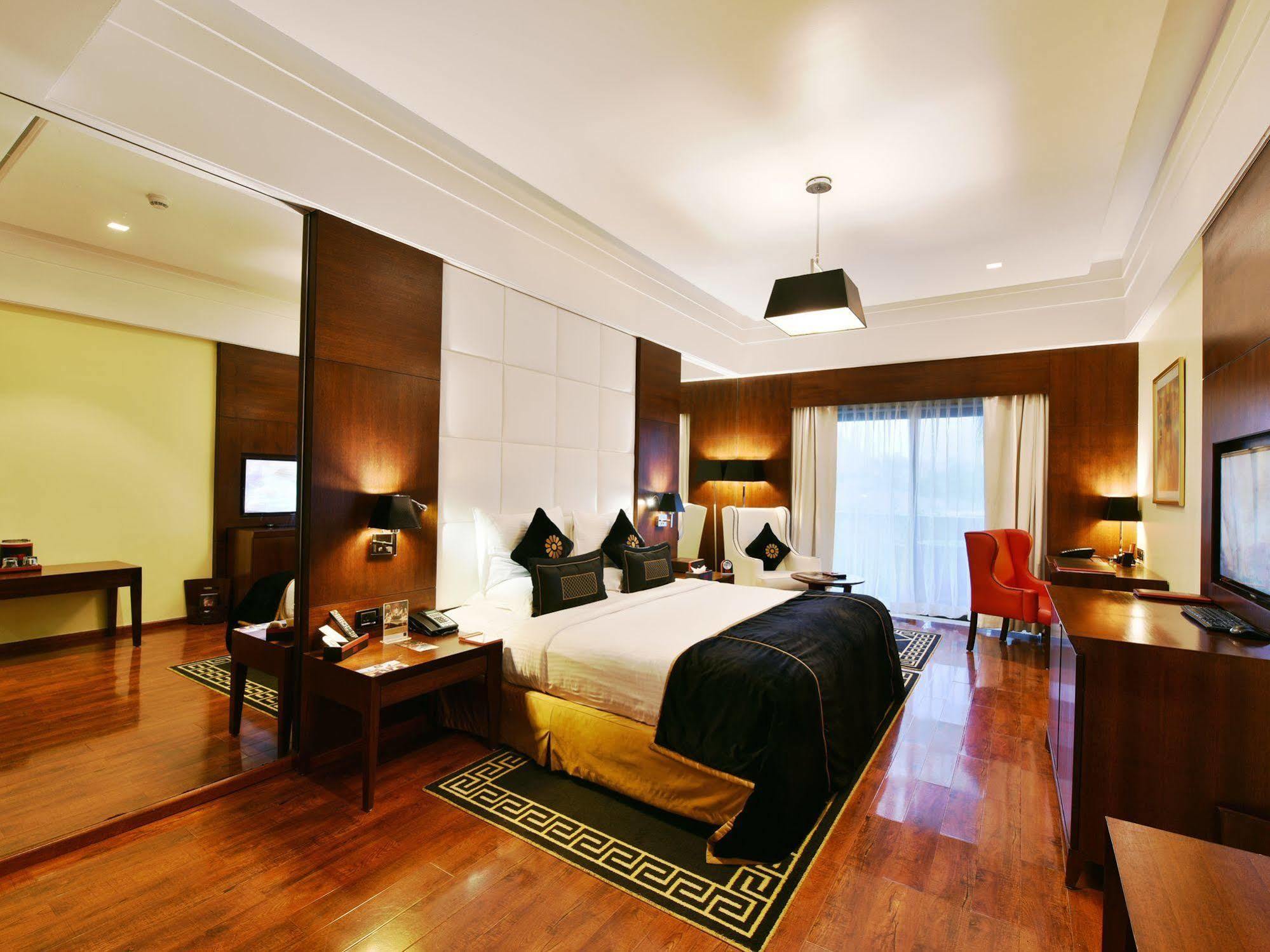 Della Resorts Lonavala Εξωτερικό φωτογραφία