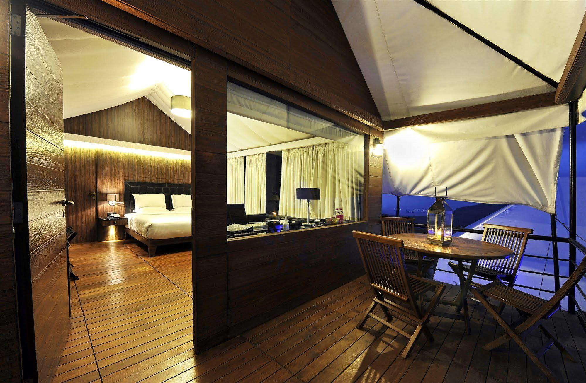 Della Resorts Lonavala Εξωτερικό φωτογραφία
