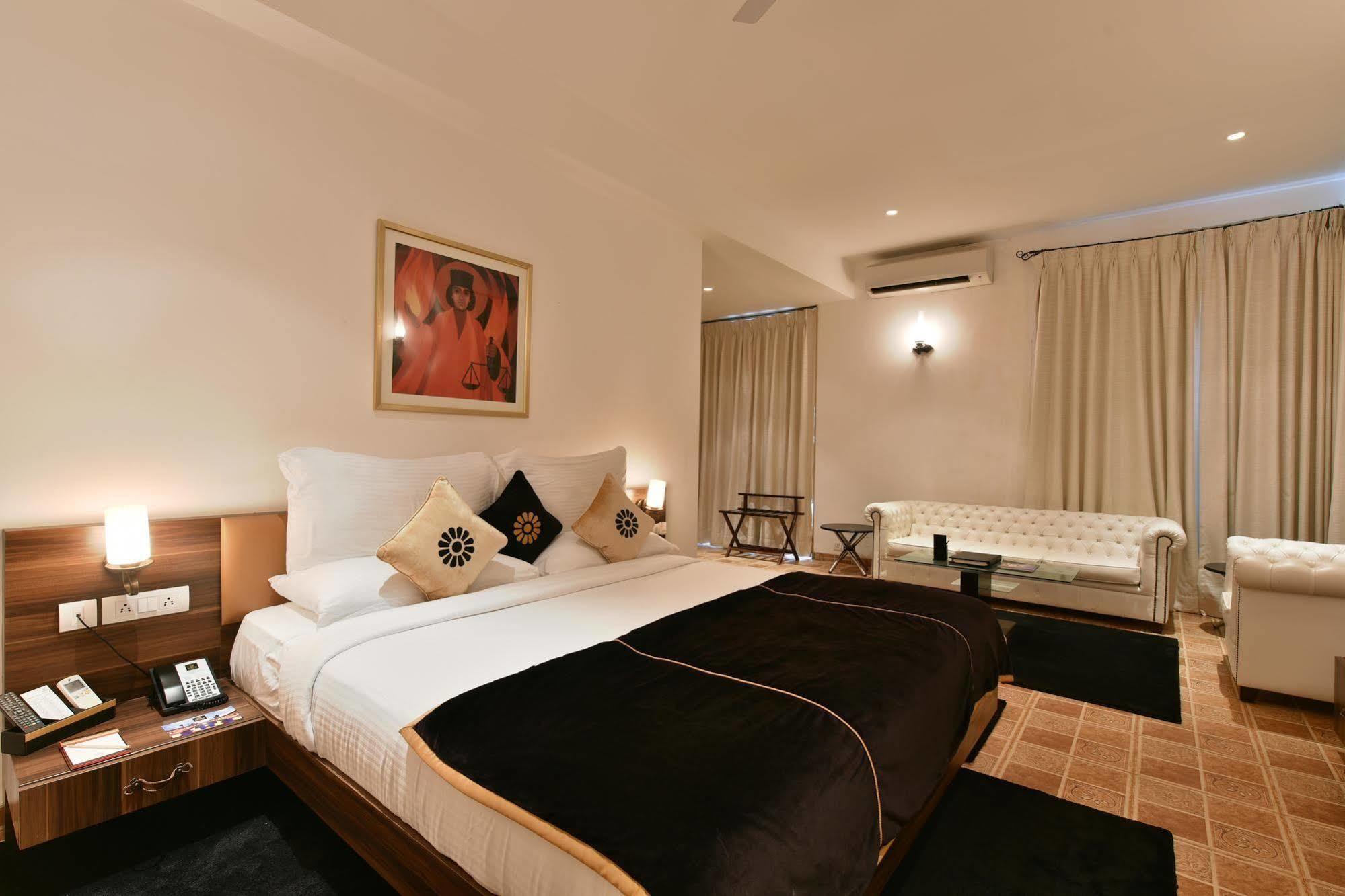 Della Resorts Lonavala Εξωτερικό φωτογραφία